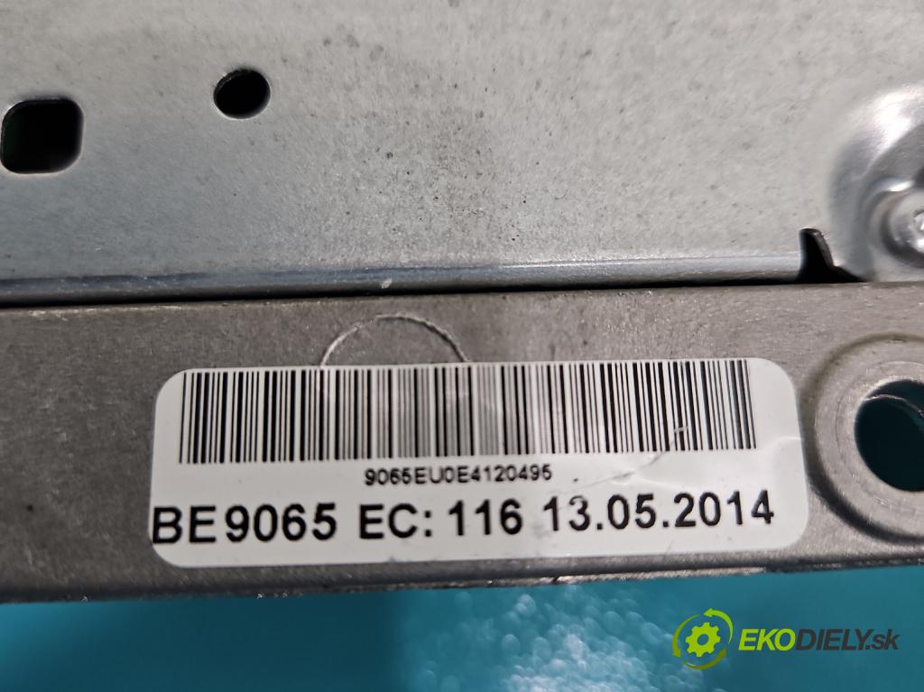 Mercedes CLS II C218 2010-2018 4.7 V8 (278922) automatic 315 kW 4664 cm3 4- reproduktory komplet A2128203502