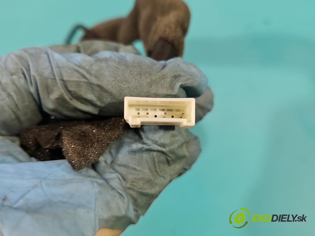 Mercedes CLS II C218 2010-2018 4.7 V8 (278922) automatic 315 kW 4664 cm3 4- zpětné zrcátko vnitřní A2048104217 (Světla vnitřní)