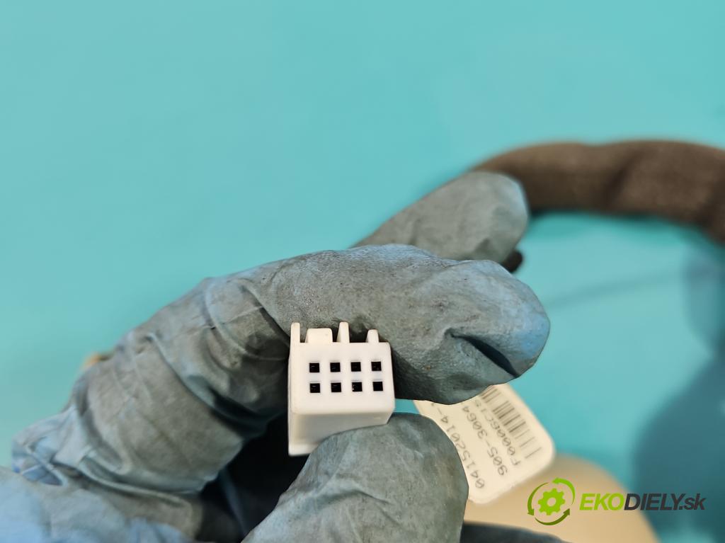 Mercedes CLS II C218 2010-2018 4.7 V8 (278922) automatic 315 kW 4664 cm3 4- zpětné zrcátko vnitřní A2048104217 (Světla vnitřní)