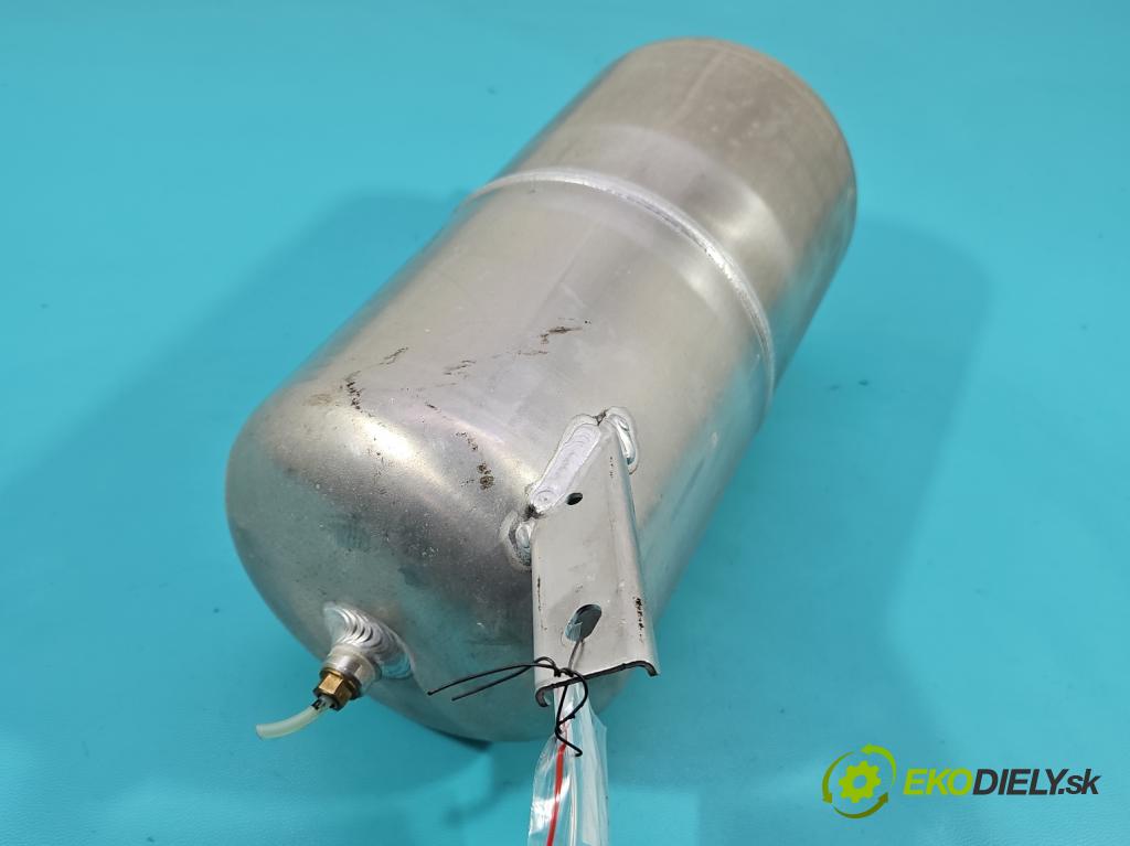 Mercedes CLS II C218 2010-2018 4.7 V8 (278922) automatic 315 kW 4664 cm3 4- Nádrž: vzduchu A2183200015 (Obaly filtrov vzduchu)