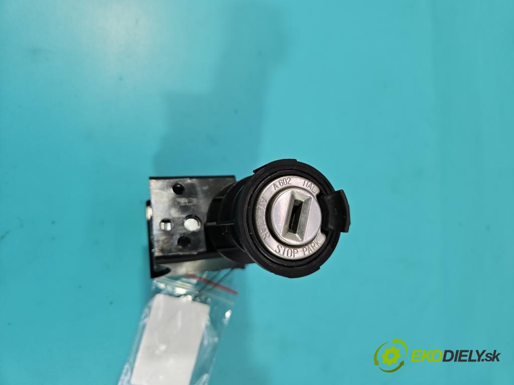 Alfa romeo 147 1.9 jtd 116 HP manual 85 kW 1910 cm3 5- Spínačka  (Spínacie skrinky a kľúče)