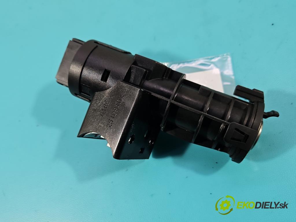 Alfa romeo 147 1.9 jtd 116 HP manual 85 kW 1910 cm3 5- Spínačka  (Spínacie skrinky a kľúče)