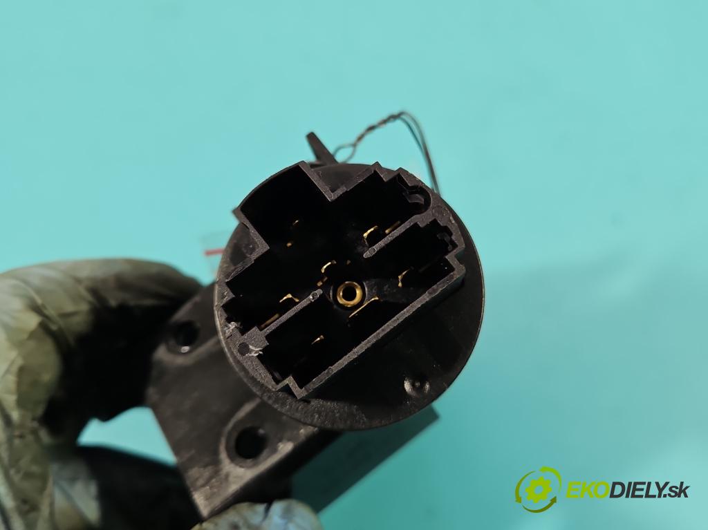 Alfa romeo 147 1.9 jtd 116 HP manual 85 kW 1910 cm3 5- Spínačka  (Spínacie skrinky a kľúče)