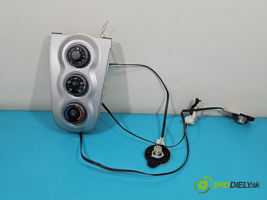 Toyota Yaris II 2005-2011 1.3 vvti (2 87 HP manual 64 kW 1298 cm3 3- panel kúrenia 55406-0D190