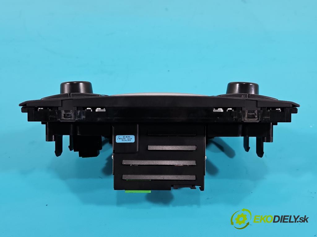 Volvo XC90 I 2002-2014 2.9 T6 272 HP automatic 200 kW 2922 cm3 5- Radio originál 30679697