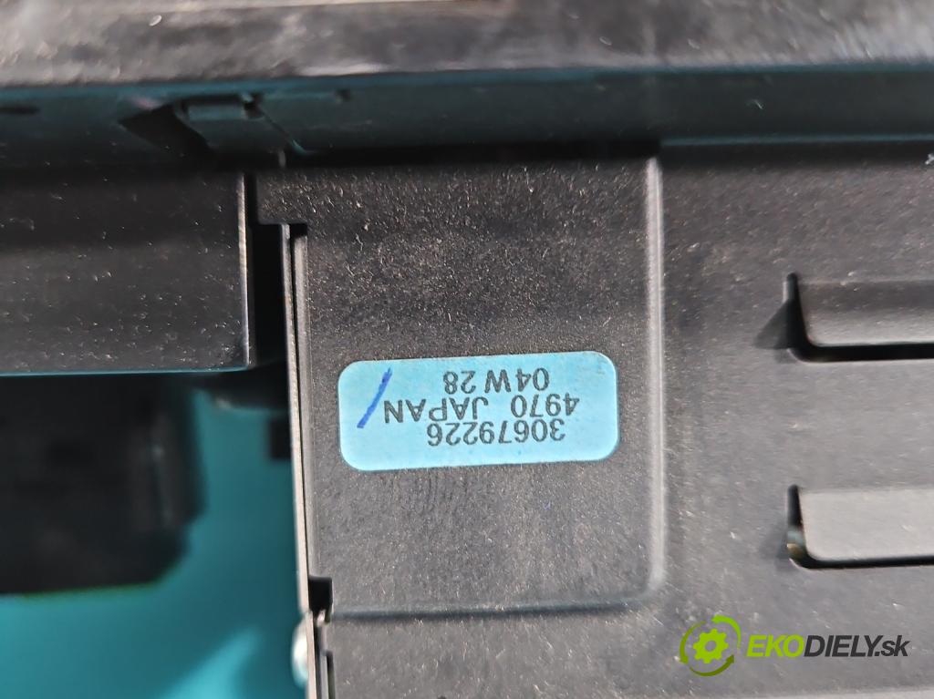 Volvo XC90 I 2002-2014 2.9 T6 272 HP automatic 200 kW 2922 cm3 5- Radio originál 30679697