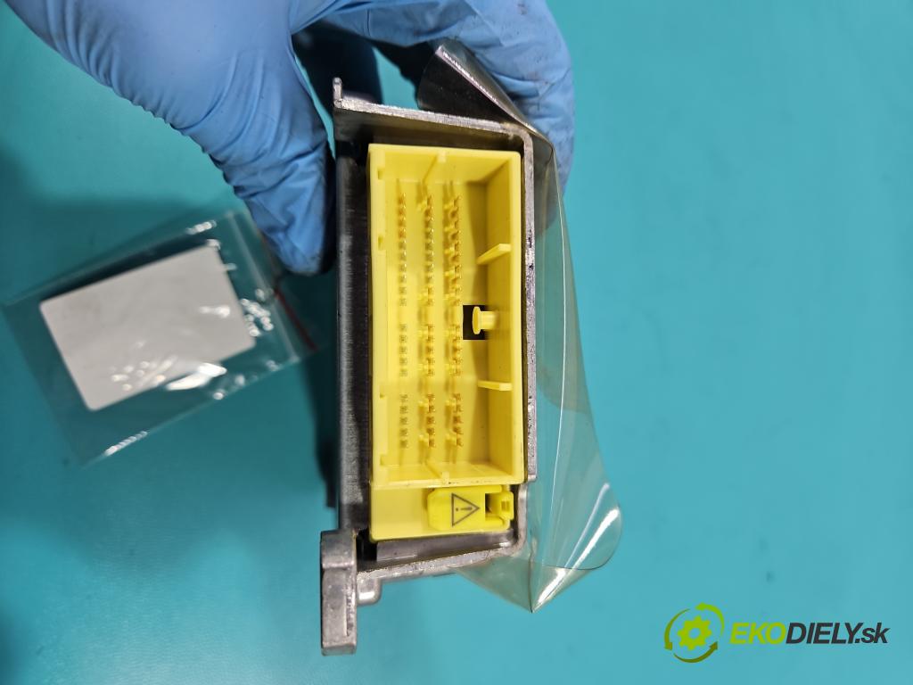 Toyota Corolla E16/E18  2013-2019 1.6 16V 132  HP manual 97 kW 1598 cm3 4- riadiaca jednotka vankúše: 228456-101