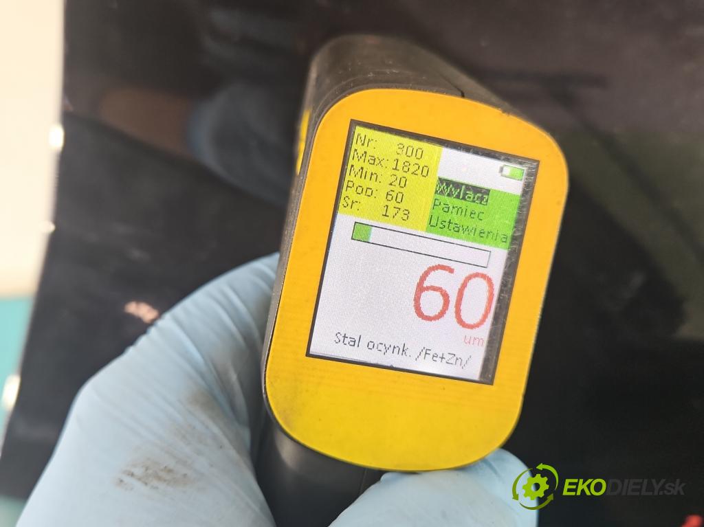 Ford Fiesta Mk7 2008-2017 1.2 16V 82 HP manual 60 kW 1242 cm3 5- blatník predné pravý  (Kľučka dverí ostatné)