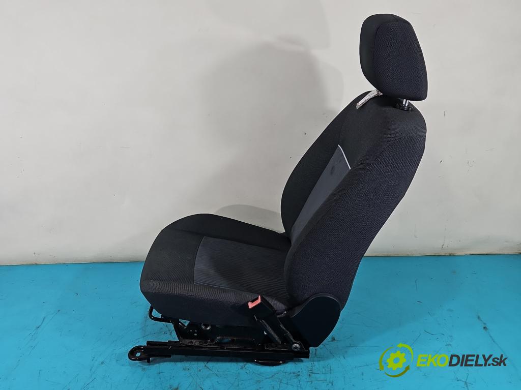 Ford Fiesta Mk7 2008-2017 1.2 16V 82 HP manual 60 kW 1242 cm3 5- Sedačka pravý  (Sedačky, sedadlá)