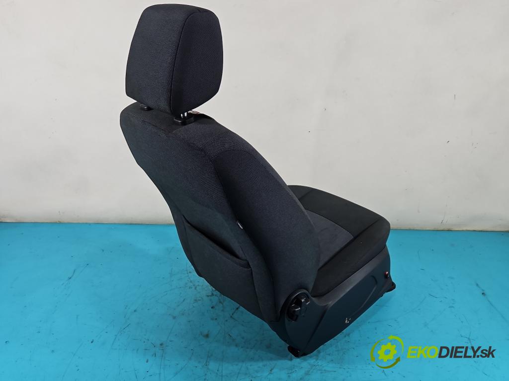 Ford Fiesta Mk7 2008-2017 1.2 16V 82 HP manual 60 kW 1242 cm3 5- Sedačka pravý  (Sedačky, sedadlá)