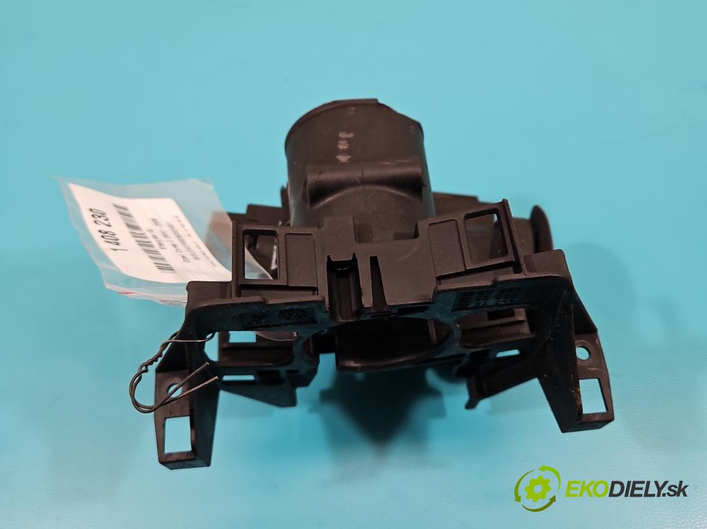 Opel Corsa C 2000-2006 1.2 16V 75 HP manual 55 kW 1199 cm3 5- Spínačka 24445098 (Spínacie skrinky a kľúče)