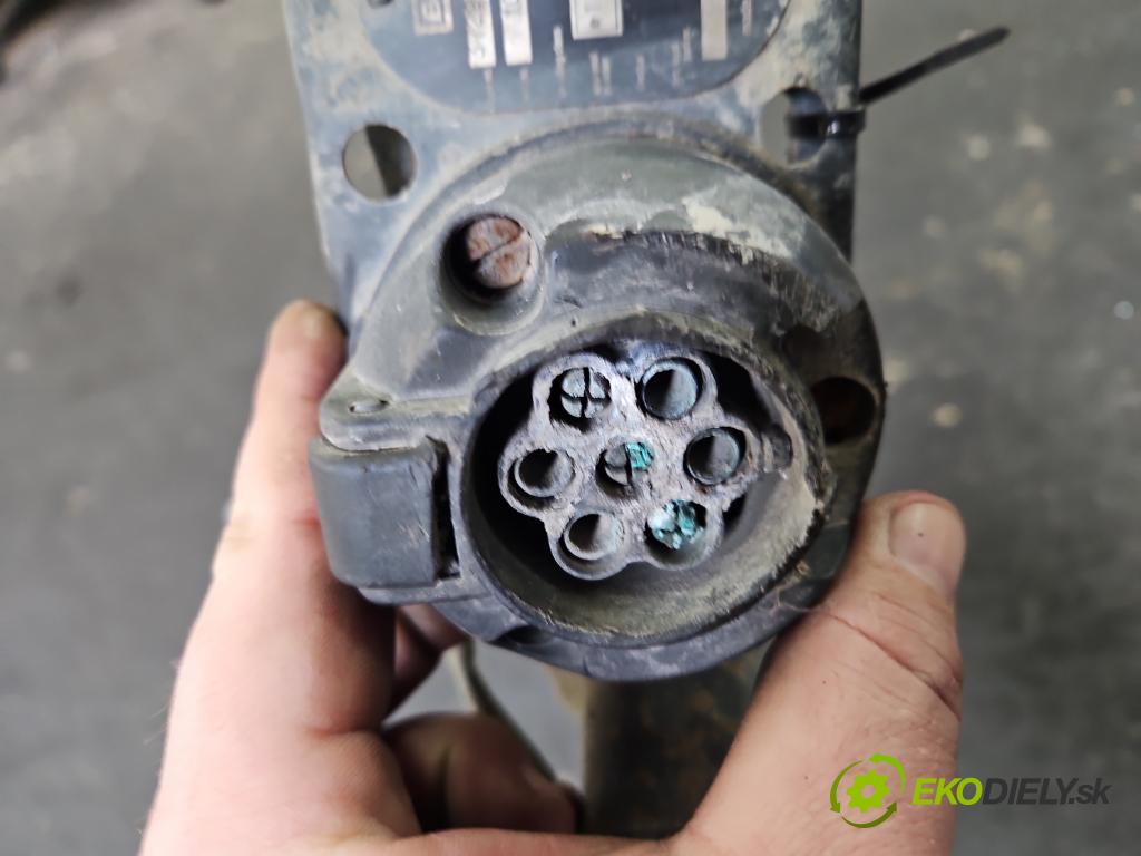 Opel Vivaro 2001-2014 1.9 cdti 82 hp manual 60 kW 1870 cm3 5- oko tažné  (Tažná zařízení)