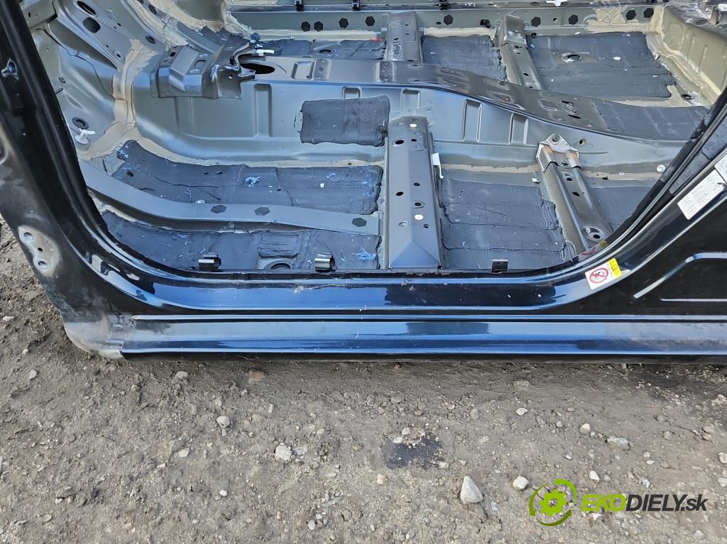 Toyota Corolla E16/E18  2013-2019 1.6 16V 132 hp manual 97 kW 1598 cm3 4- práh levý  (Ostatní)