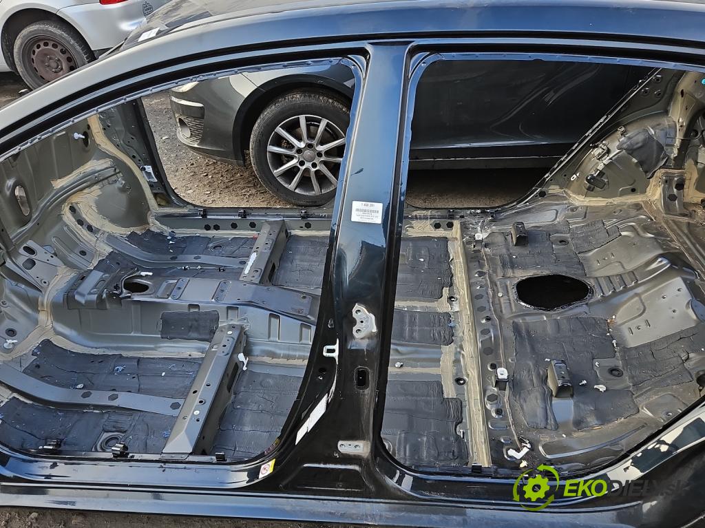 Toyota Corolla E16/E18  2013-2019 1.6 16V 132 hp manual 97 kW 1598 cm3 4- práh levý  (Ostatní)