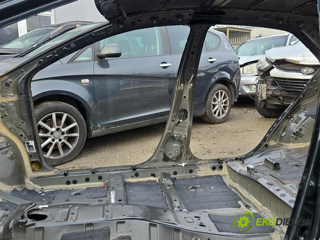 Toyota Corolla E16/E18 2013-2019 1.6 16V 132 hp manual 97 kW 1598 cm3 4- práh pravý (Ostatní)