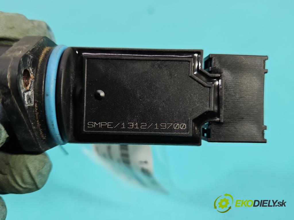 Mercedes ML W163 1997-2005 4.3 V8 272 HP automatic 200 kW 4266 cm3 5- průtokoměr: 131219700 (Váhy vzduchu)