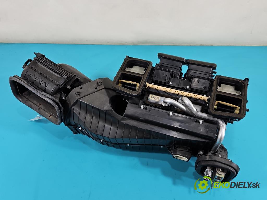 Mercedes CLS II C218 2010-2018 4.7 V8 (278922) automatic 315 kW 4664 cm3 4- radiator A2128305060 (Radiátor kúrenia)