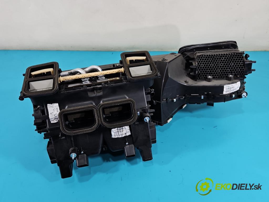 Mercedes CLS II C218 2010-2018 4.7 V8 (278922) automatic 315 kW 4664 cm3 4- radiator A2128305060 (Radiátor kúrenia)