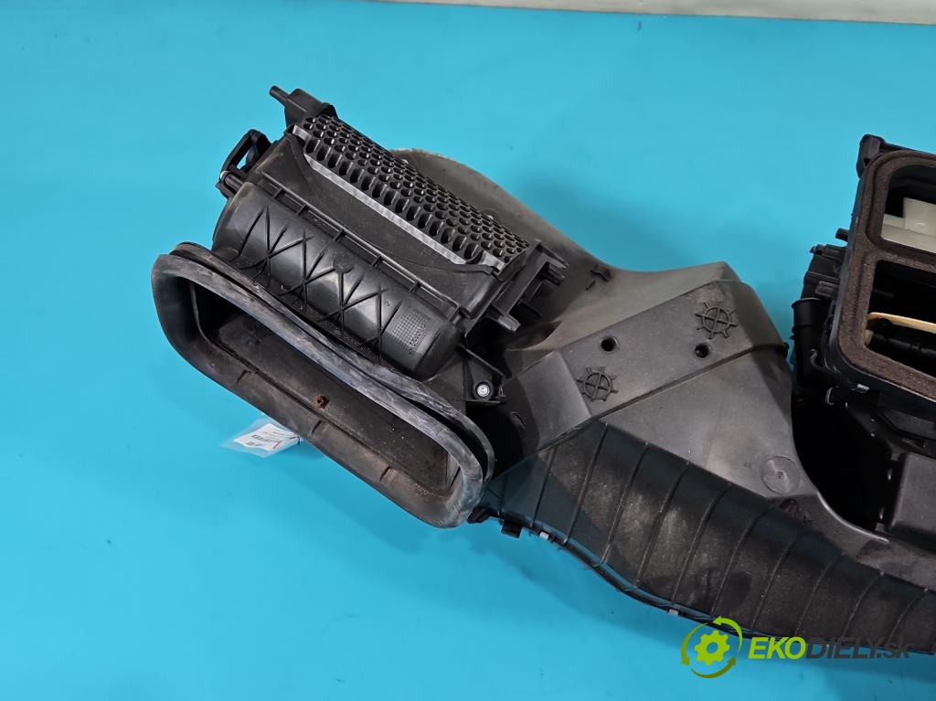 Mercedes CLS II C218 2010-2018 4.7 V8 (278922) automatic 315 kW 4664 cm3 4- radiator A2128305060 (Radiátor kúrenia)