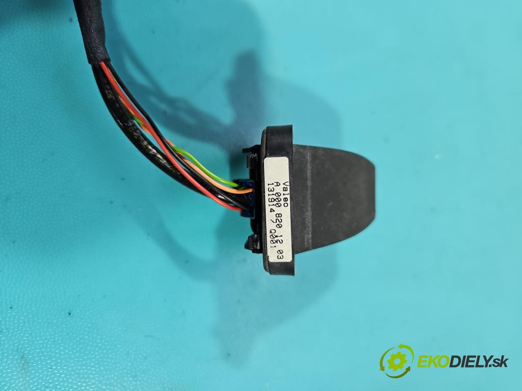 Mercedes CLS II C218 2010-2018 4.7 V8 (278922) automatic 315 kW 4664 cm3 4- Kamera cúvania A0008201203