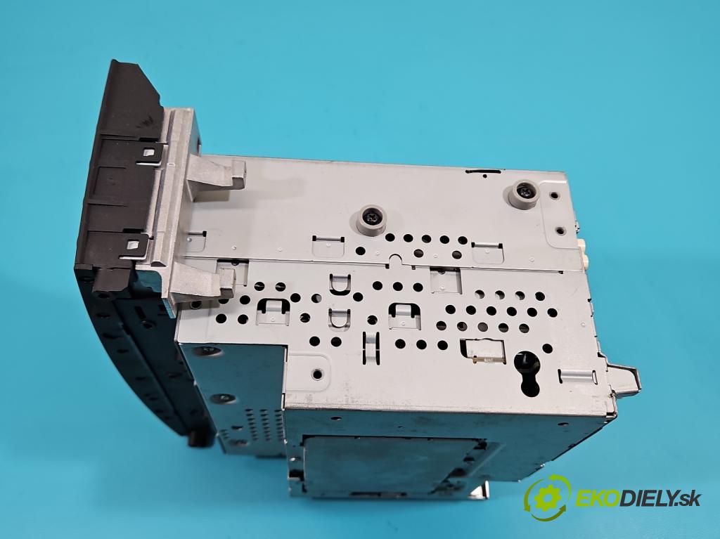 Mercedes CLS II C218 2010-2018 4.7 V8 automatic 315 kW 4664 cm3 4- Radio originál A2129007327