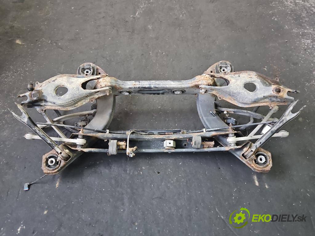 Mercedes CLS II C218 2010-2018 4.7 V8 (278922) automatic 315 kW 4664 cm3 4- zadní výztuha  (Výztuhy zadní)