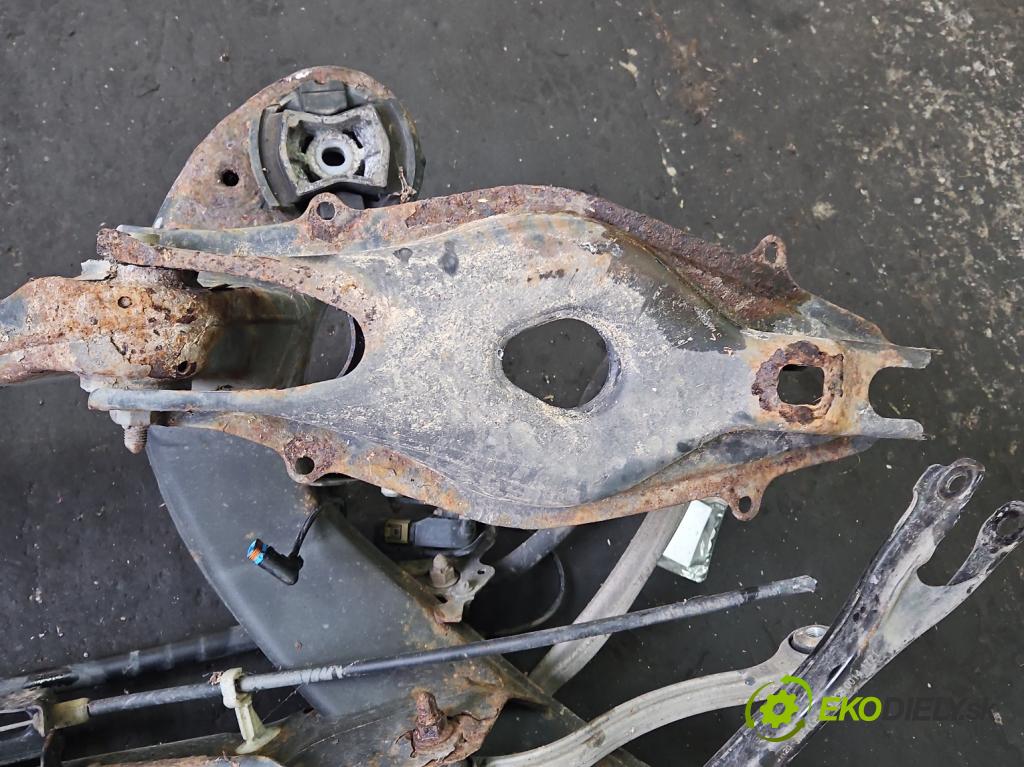 Mercedes CLS II C218 2010-2018 4.7 V8 (278922) automatic 315 kW 4664 cm3 4- zadní výztuha  (Výztuhy zadní)