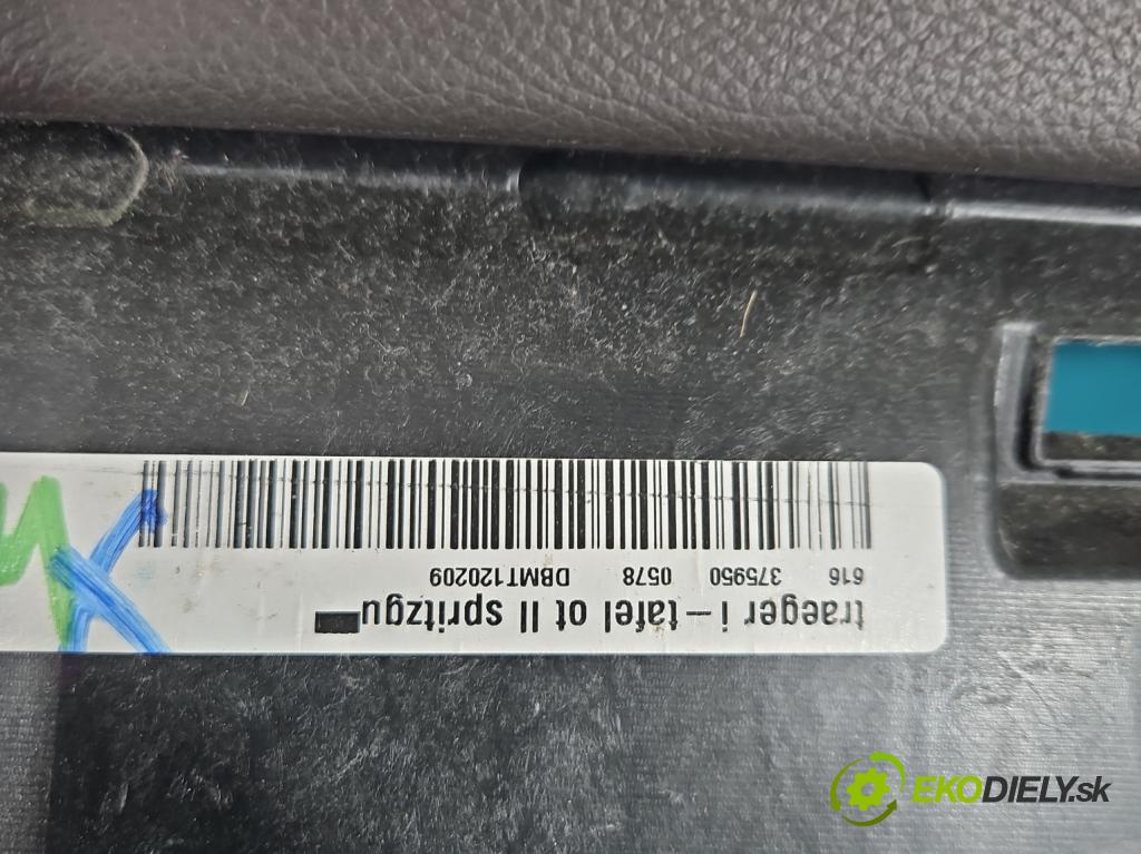 Mercedes CLS II C218 2010-2018 4.7 V8 (278922) automatic 315 kW 4664 cm3 4- kokpit,pristrojová doska rozdeľovacia