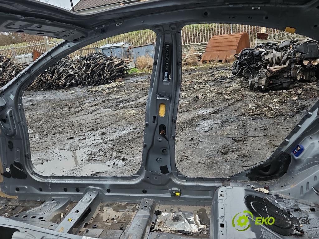 Mercedes CLS II C218 2010-2018 4.7 V8 (278922) automatic 315 kW 4664 cm3 4- práh pravý  (Ostatní)