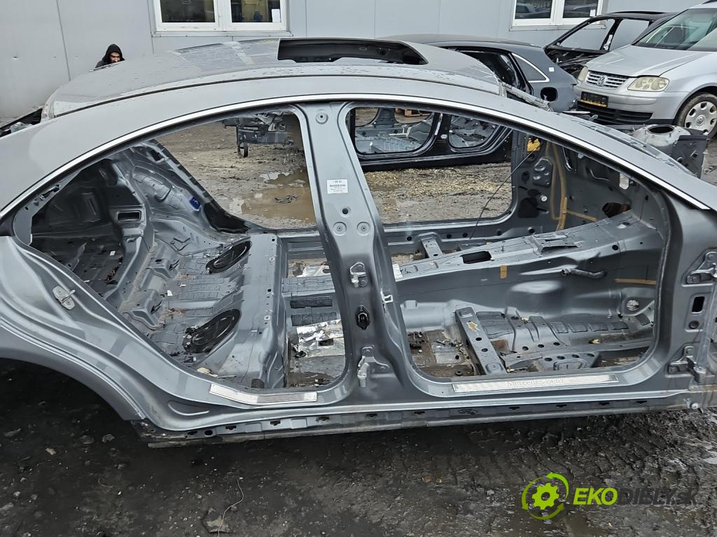 Mercedes CLS II C218 2010-2018 4.7 V8 (278922) automatic 315 kW 4664 cm3 4- práh pravý  (Ostatní)