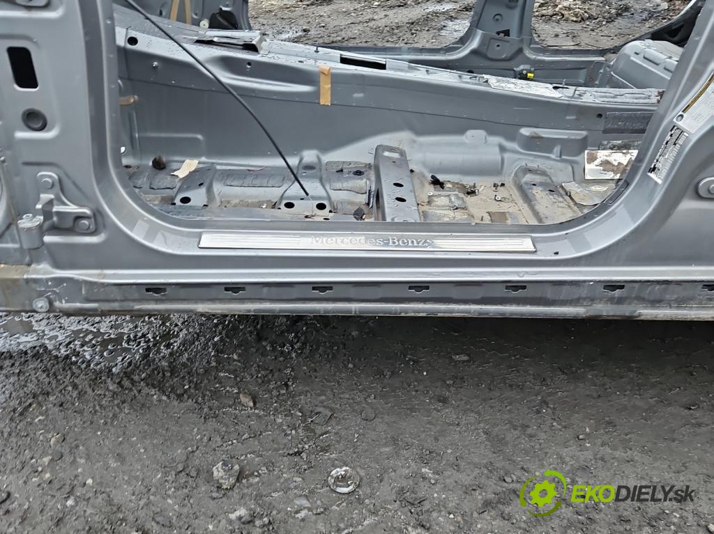 Mercedes CLS II C218 2010-2018 4.7 V8 (278922) automatic 315 kW 4664 cm3 4- práh levý  (Ostatní)