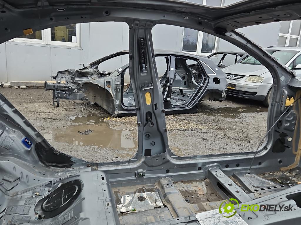 Mercedes CLS II C218 2010-2018 4.7 V8 (278922) automatic 315 kW 4664 cm3 4- práh levý  (Ostatní)