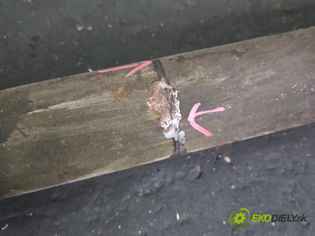 Volvo XC90 I 2002-2014 2.9 T6 272 HP automatic 200 kW 2922 cm3 5- Hřídel: zadné  (Kardaňový hriadeľ)