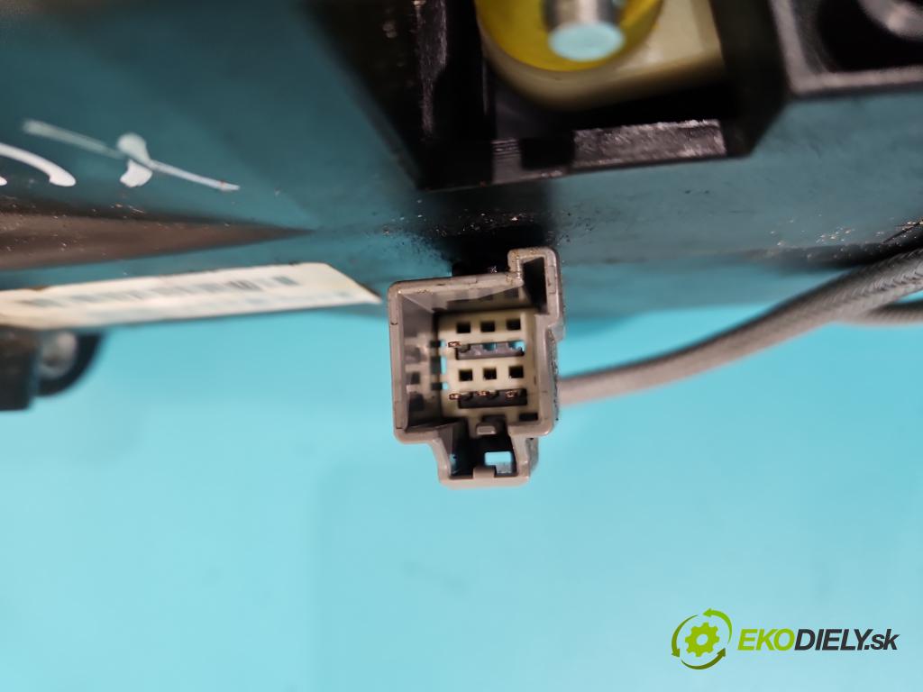 Volvo XC90 I 2002-2014 2.9 T6 272 HP automatic 200 kW 2922 cm3 5- Páka: Změny: stupeň,rýchlosť P08689423 (Rýchlostná páka (kulisa))