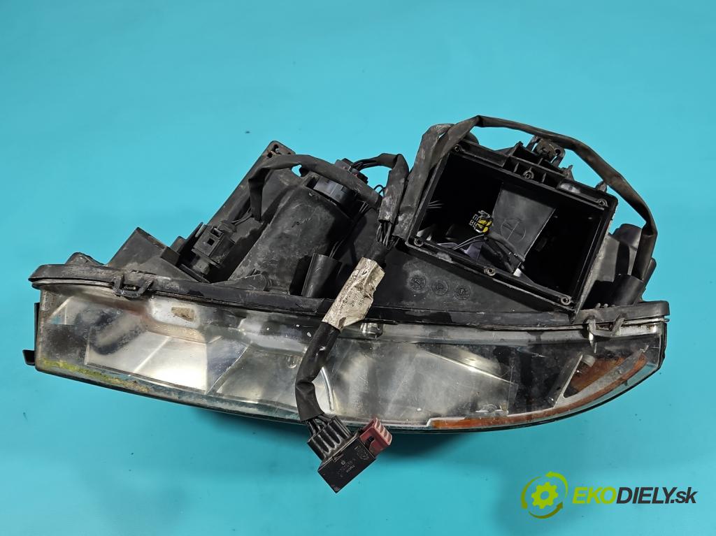 Volvo XC90 I 2002-2014 2.9 T6 272 HP automatic 200 kW 2922 cm3 5- Reflektor: pravý  (Pravé)