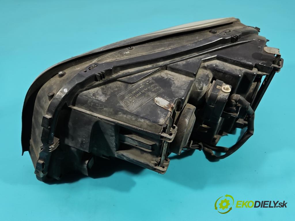 Volvo XC90 I 2002-2014 2.9 T6 272 HP automatic 200 kW 2922 cm3 5- Reflektor: pravý  (Pravé)