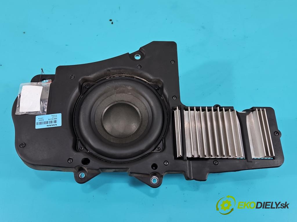 Volvo XC90 I 2002-2014 2.9 T6 272 HP automatic 200 kW 2922 cm3 5- Subwoofer: 30679176 (Audio zariadenie)