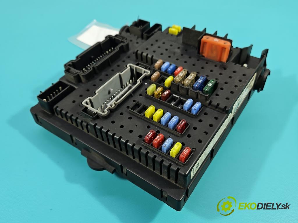 Volvo XC90 I 2002-2014 2.9 T6 272 hp automatic 200 kW 2922 cm3 5- skříňka pojistková 30728273 (Pojistkové skříňky)