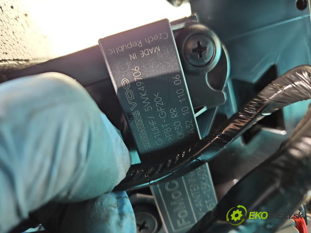 Ford Kuga Mk1 2008-2013 2.0 TDCI 140 HP automatic 103 kW 1997 cm3 5- operadlo 5WK49709 (Lakťové opierky)