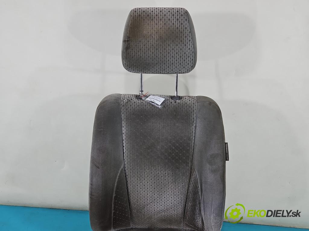 Hyundai Tucson I 2004-2009 2.0 crdi 113 HP automatic 83 kW 1991 cm3 5- Sedačka ľavý  (Sedačky, sedadlá)