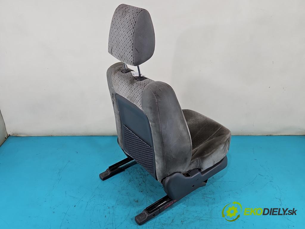 Hyundai Tucson I 2004-2009 2.0 crdi 113 HP automatic 83 kW 1991 cm3 5- Sedačka ľavý  (Sedačky, sedadlá)