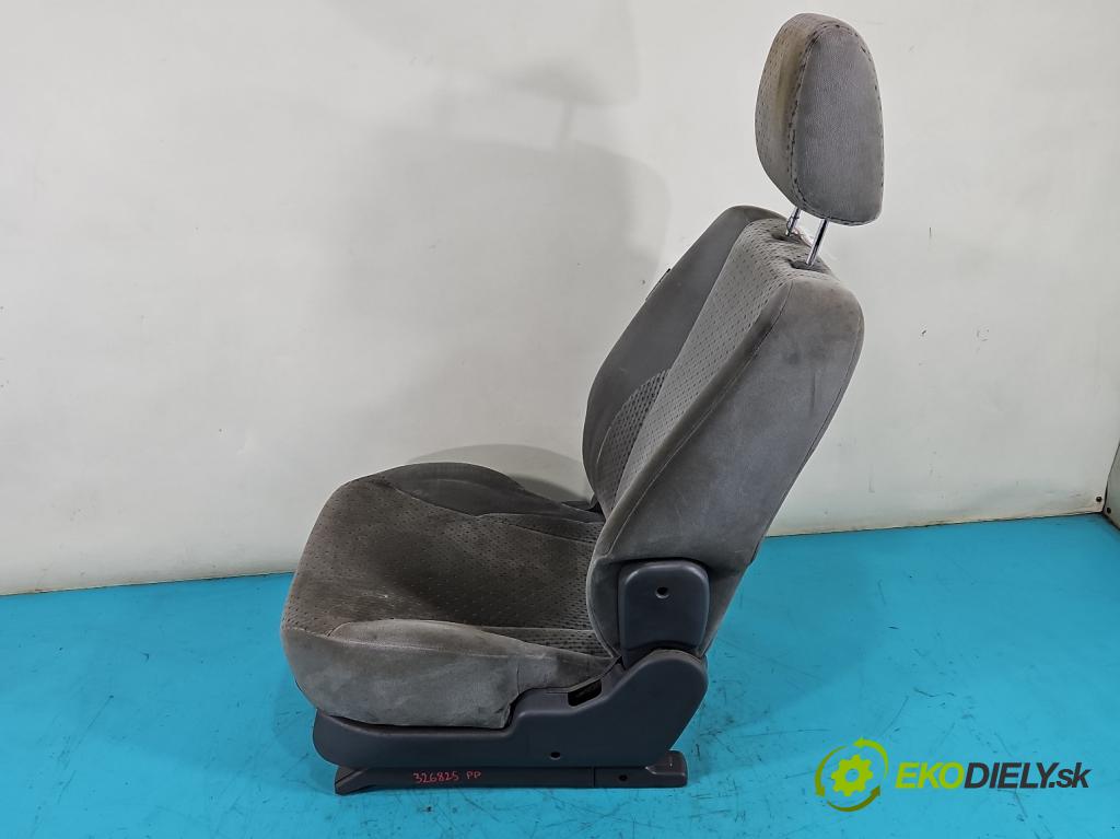 Hyundai Tucson I 2004-2009 2.0 crdi 113 HP automatic 83 kW 1991 cm3 5- Sedačka pravý  (Sedačky, sedadlá)