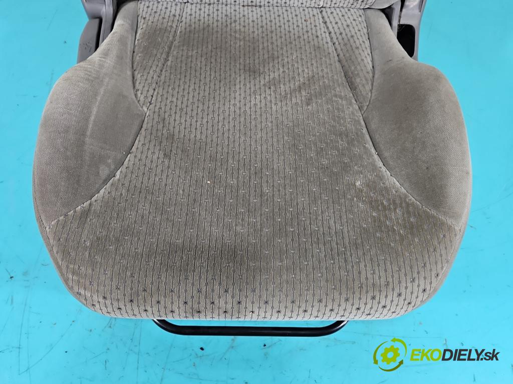Hyundai Tucson I 2004-2009 2.0 crdi 113 HP automatic 83 kW 1991 cm3 5- Sedačka pravý  (Sedačky, sedadlá)