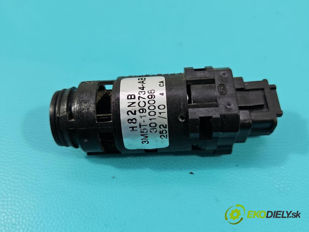 Ford Kuga Mk1 2008-2013 2.0 TDCI 140 HP automatic 103 kW 1997 cm3 5- snímač teploty: interné: 3M5T-19C734-AB