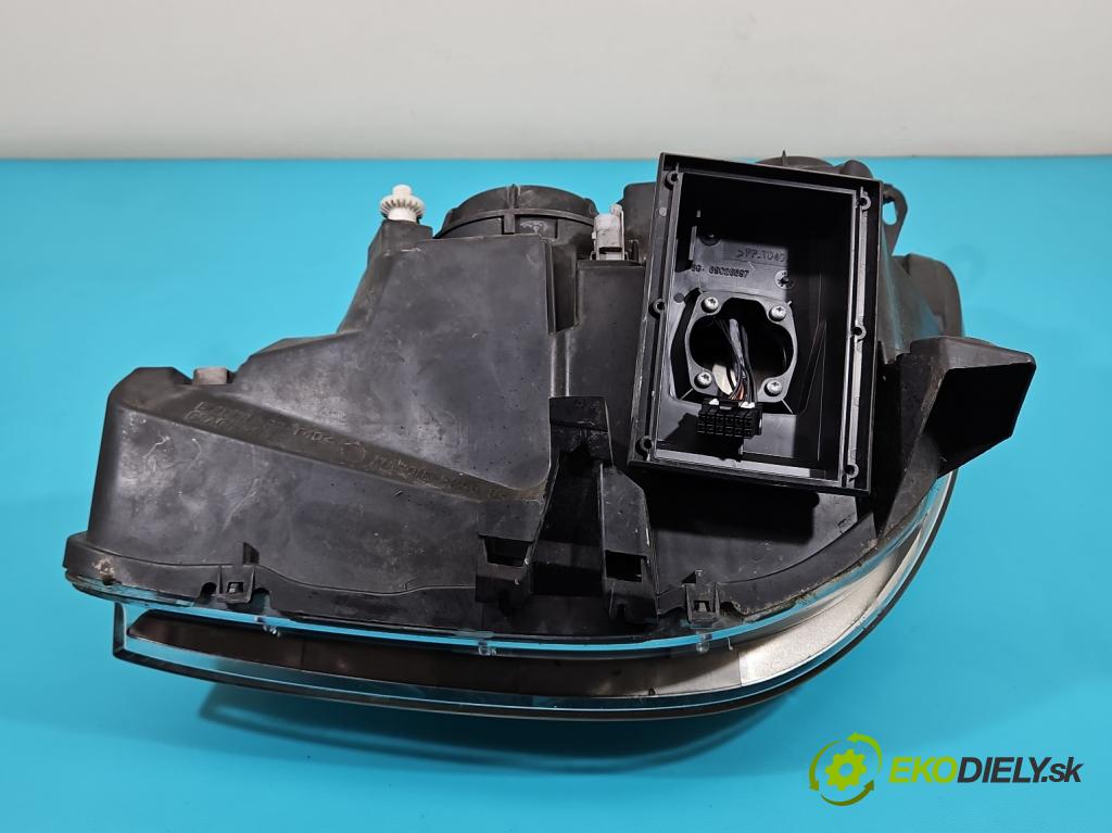 Citroen C5 I 2001-2008 2.0 16V 140 HP manual 103 kW 1997 cm3 5- Reflektor: pravý 9644275280 (Pravé)