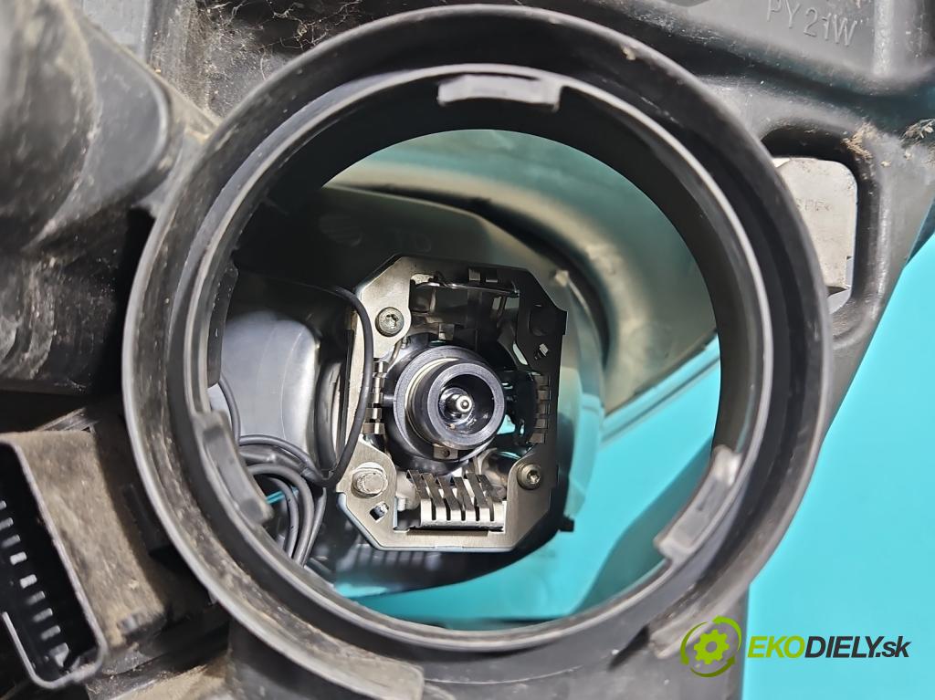 Citroen C5 I 2001-2008 2.0 16V 140 HP manual 103 kW 1997 cm3 5- Reflektor: pravý 9644275280 (Pravé)