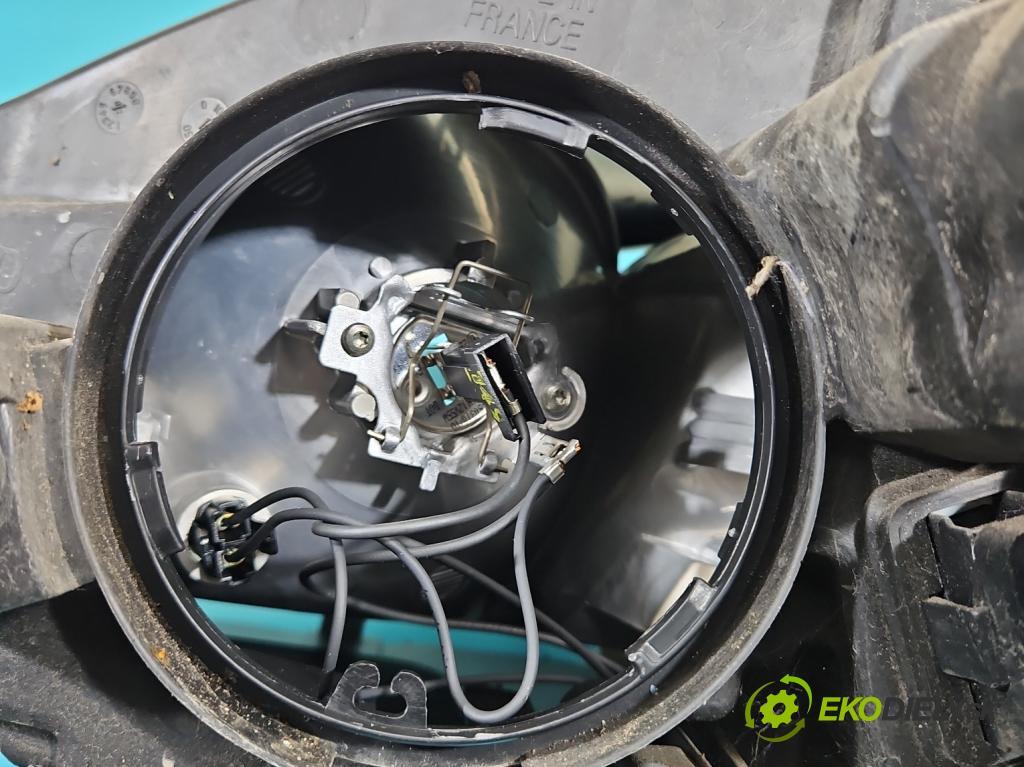 Citroen C5 I 2001-2008 2.0 16V 140 HP manual 103 kW 1997 cm3 5- Reflektor: pravý 9644275280 (Pravé)