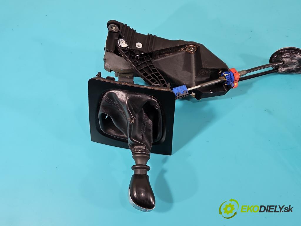 Renault Koleos I 2008-2016 2.0 dci 150 HP manual 110 kW 1995 cm3 5- Páka: Změny: stupeň,rýchlosť JY00A (Rýchlostná páka (kulisa))