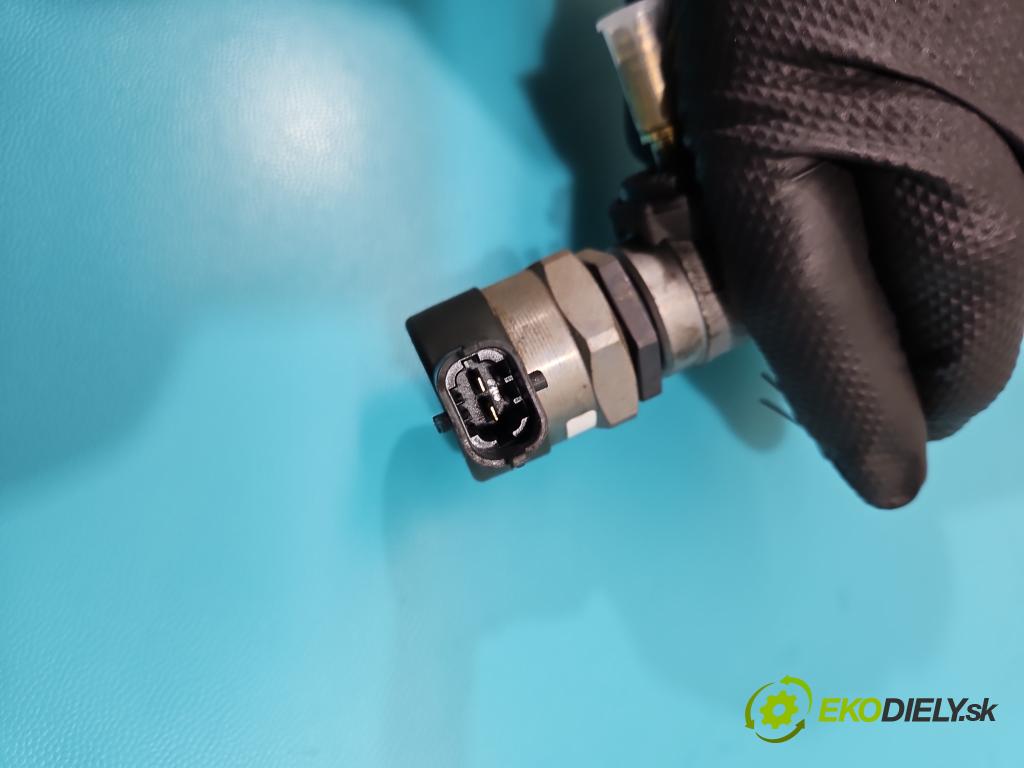 Renault Koleos I 2008-2016 2.0 dci 150 HP manual 110 kW 1995 cm3 5- lišta vstrekovacia 0445214155 (Vstrekovacie lišty)