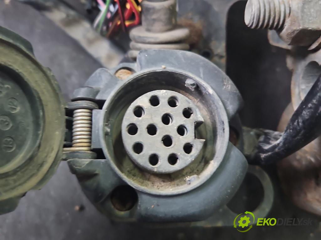 Renault Koleos I 2008-2016 2.0 dci 150 hp manual 110 kW 1995 cm3 5- oko tažné  (Tažná zařízení)